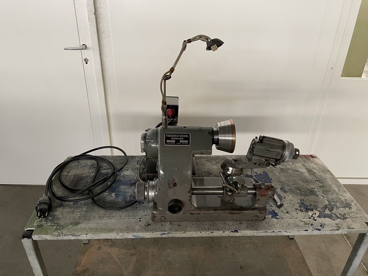 TOOL AND CUTTER GRINDER DECKEL TYPE SON Scemama