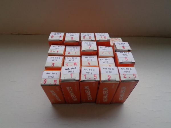 JEU DE 20 PINCES "SCHAUBLIN" TYPE W-12 / 0,5 à 10 par 0,5