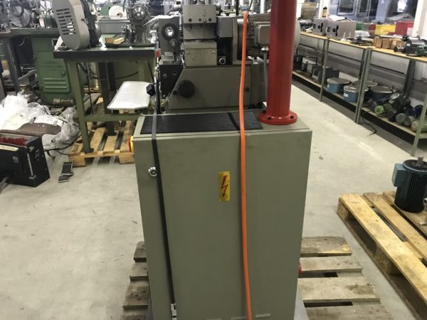 MACHINE A TAILLER "WAHLI" TYPE W-92