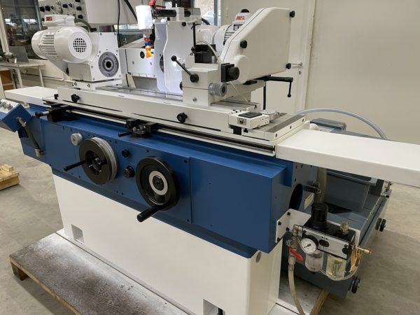 RUNDSCHLEIFMASCHINE "STUDER" TYP S-20 12