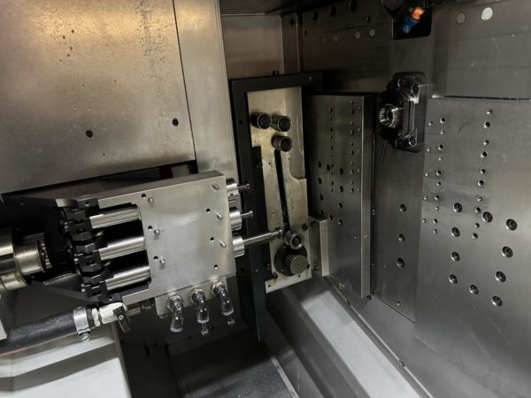 TOUR AUTOMATIQUE CNC TORNOS DECO 10
10 axes