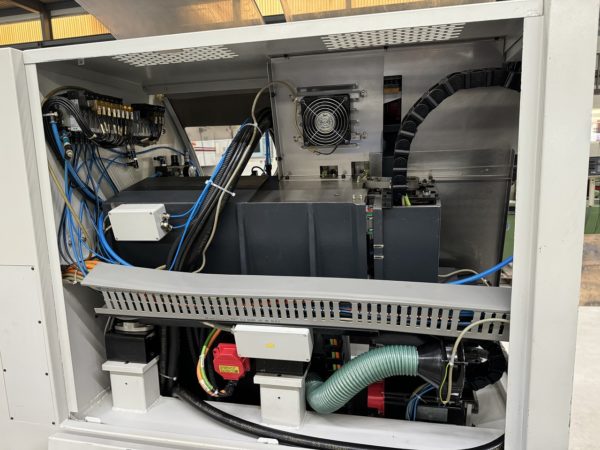 TOUR AUTOMATIQUE CNC TORNOS DECO 10
10 axes