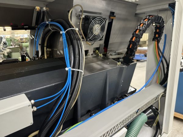 TOUR AUTOMATIQUE CNC TORNOS DECO 10
10 axes