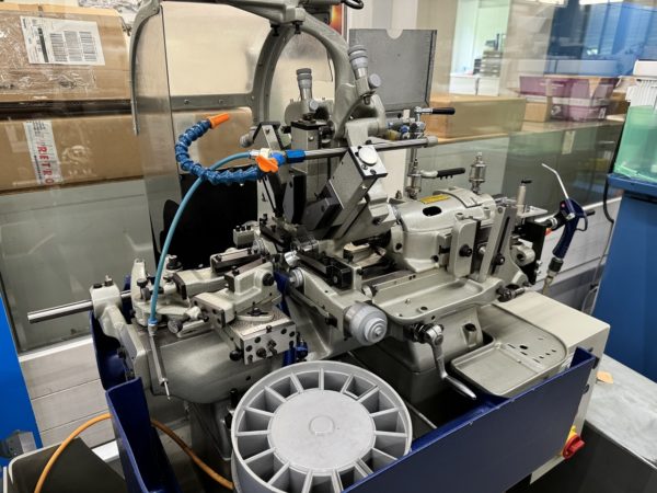 TOUR AUTOMATIQUE A DECOLLETER "TORNOS" TYPE M-7