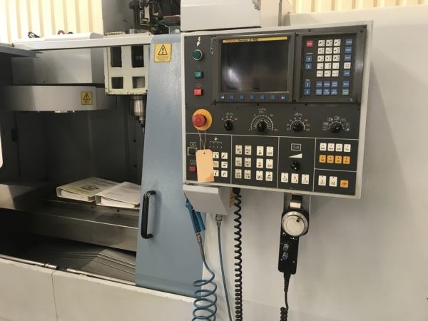 CENTRE D'USINAGE VERTICAL "SCHAUBLIN" TYPE 100-CNC