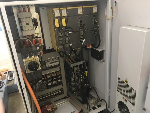 CENTRE D'USINAGE VERTICAL "SCHAUBLIN" TYPE 100-CNC