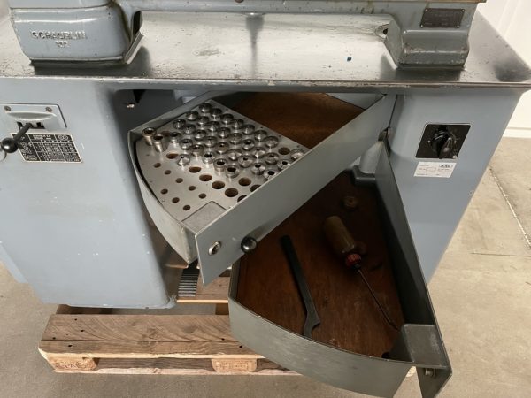 TOUR OUTILLEUR "SCHAUBLIN" TYPE 102-80 TO W-20