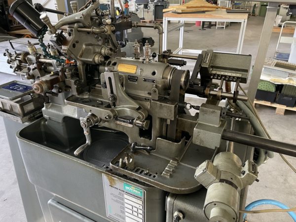 TOUR AUTOMATIQUE A DECOLLETER "TORNOS" TYPE T-4