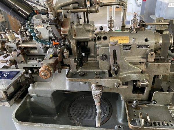 TOUR AUTOMATIQUE A DECOLLETER "TORNOS" TYPE T-4