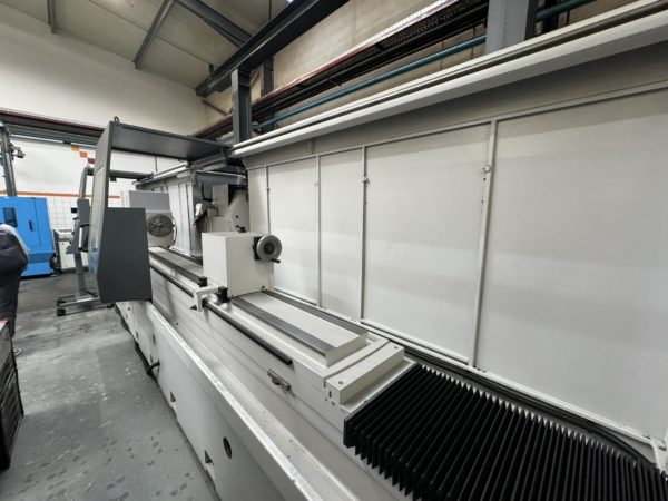CNC RUNDSCHLEIFMASCHINE "GER" TYP CP-3000 CNC