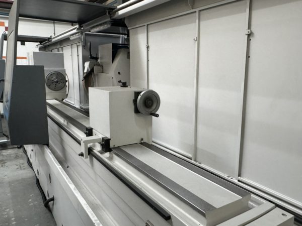 CNC RUNDSCHLEIFMASCHINE "GER" TYP CP-3000 CNC