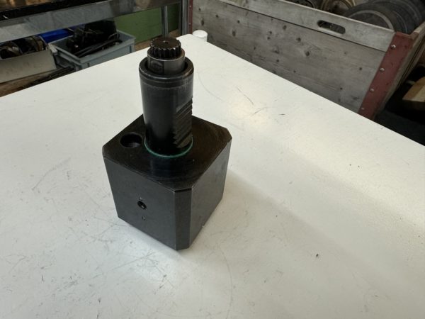 PORTE-OUTIL "SCHAUBLIN TYPE VDI-30