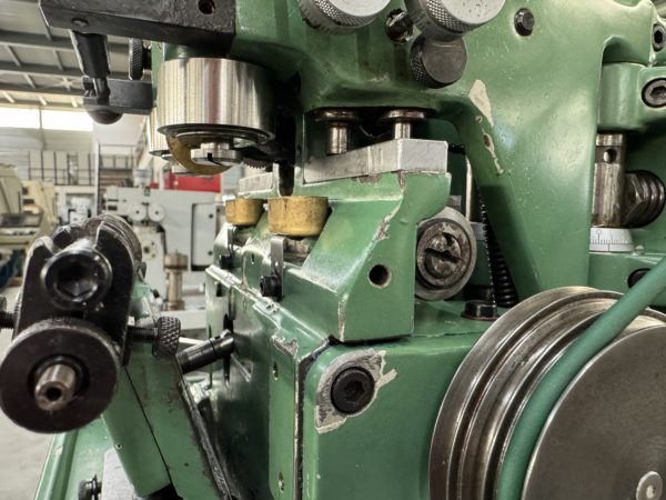 MACHINE A ROULER STRAUSAK TYPE 119