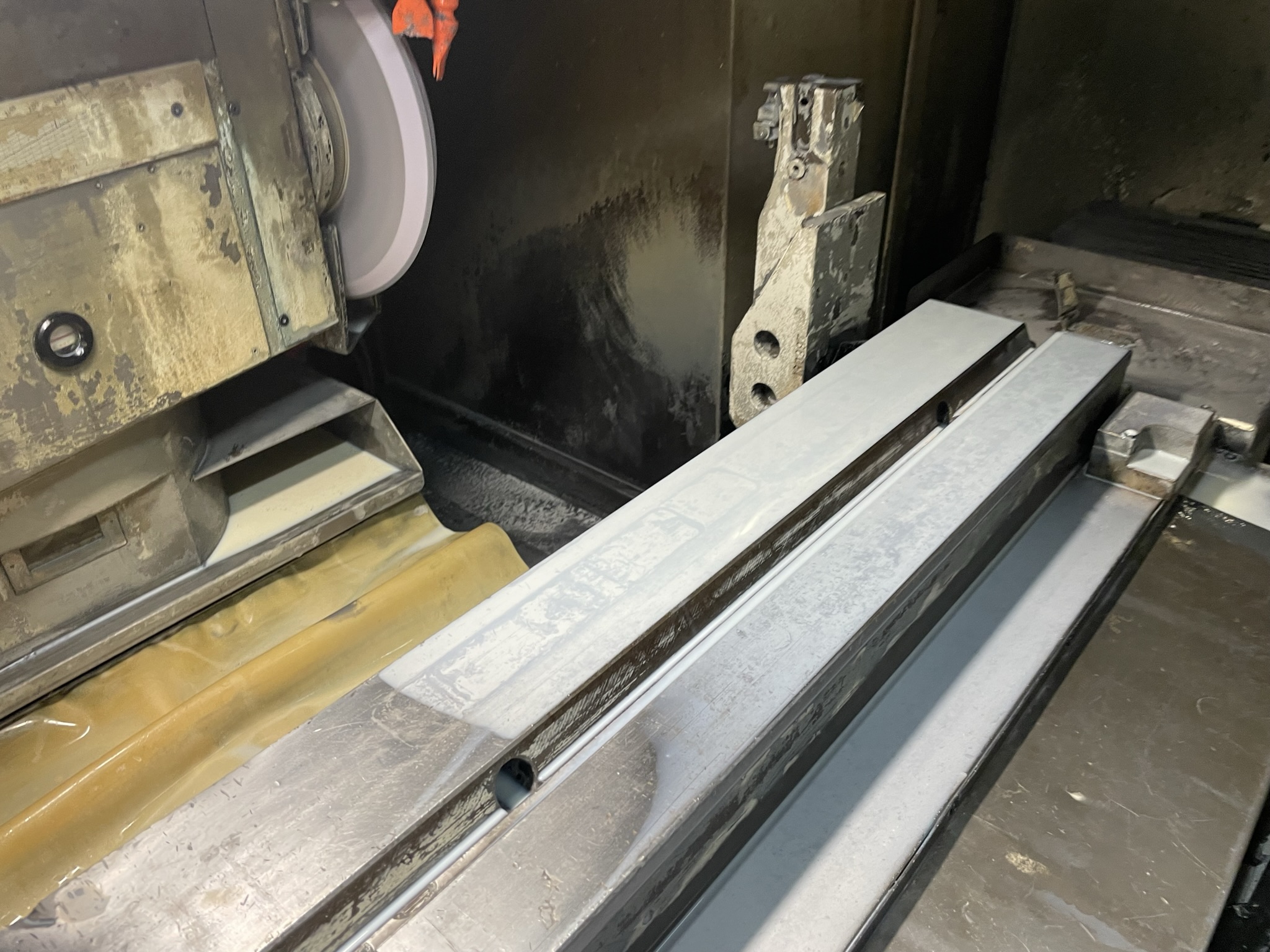 RECTIFIEUSE CYLINDRIQUE CNC KELLENBERGER KEL-VARIA UR 175/1000 RECTIFIEUSE CYLINDRIQUE CNC KELLENBERGER KEL-VARIA UR 175/1000