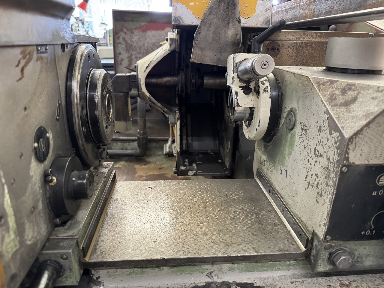 RECTIFIEUSE CYLINDRIQUE "WMW" TYPE SA 6 U x1000 RECTIFIEUSE CYLINDRIQUE "WMW" TYPE SA 6 U x1000