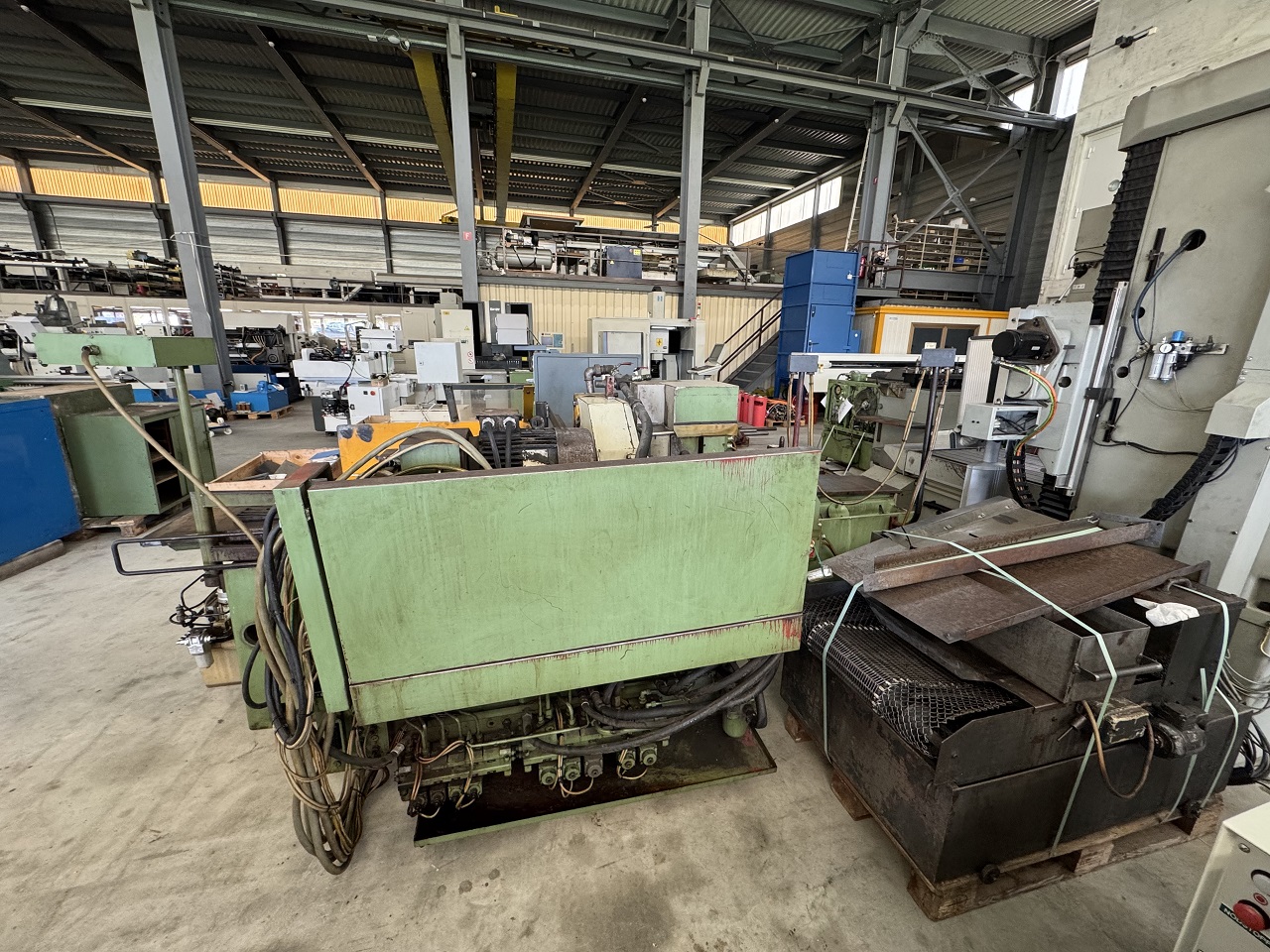 RECTIFIEUSE CYLINDRIQUE "WMW" TYPE SA 6 U x1000 RECTIFIEUSE CYLINDRIQUE "WMW" TYPE SA 6 U x1000