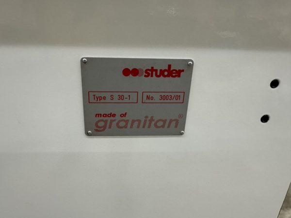 RECTIFIEUSE CYLINDRIQUE "STUDER" S30-1
entre-pointe 1000 mm ; hauteur pointe 125 mm
lecture digitale Fagor 2 axes