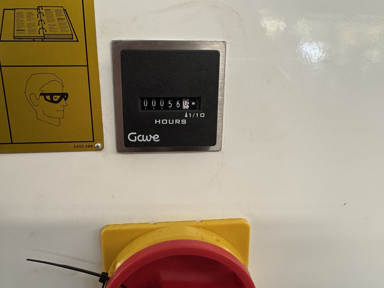 RECTIFIEUSE CYLINDRIQUE "STUDER" S30-1
entre-pointe 1000 mm ; hauteur pointe 125 mm
lecture digitale Fagor 2 axes RECTIFIEUSE CYLINDRIQUE "STUDER" S30-1
entre-pointe 1000 mm ; hauteur pointe 125 mm
lecture digitale Fagor 2 axes