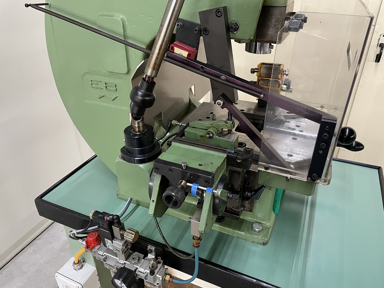 PRESSE EXCENTRIQUE "BEUTLER" D8-200 PRESSE EXCENTRIQUE "BEUTLER" D8-200