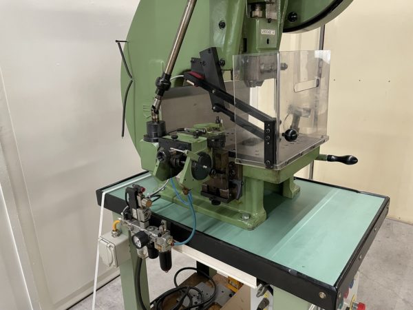 PRESSE EXCENTRIQUE "BEUTLER" D8-200