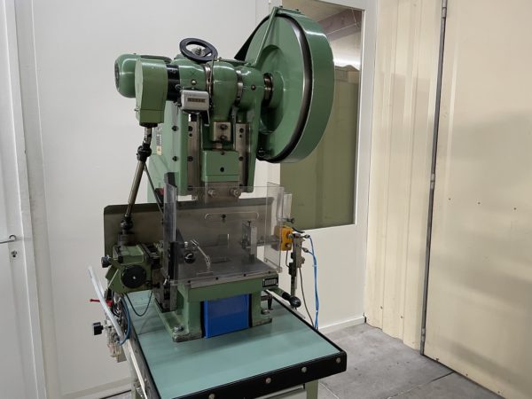 PRESSE EXCENTRIQUE "BEUTLER" D8-200