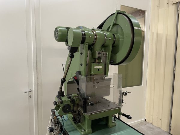PRESSE EXCENTRIQUE "BEUTLER" D8-200