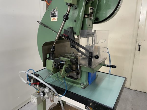 PRESSE EXCENTRIQUE "BEUTLER" D8-200