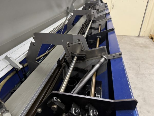 RAVITAILLEUR TORNOS TYPE ROBOBAR SBF-216