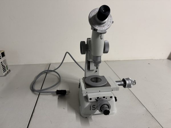 Messmikroskop Isoma M 102
Vergrößerung 50x ; Hübe 20x30 mm.
