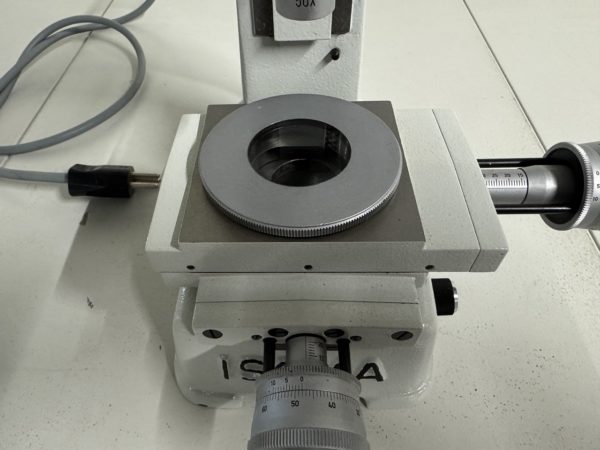 Messmikroskop Isoma M 102
Vergrößerung 50x ; Hübe 20x30 mm.