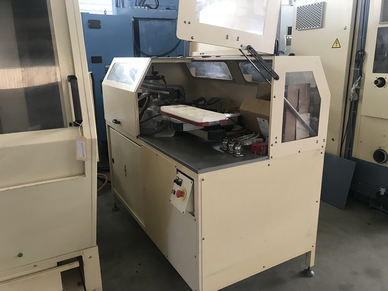 MACHINING CENTER WILLEMIN-MACODEL W-408 B MACHINING CENTER WILLEMIN-MACODEL W-408 B