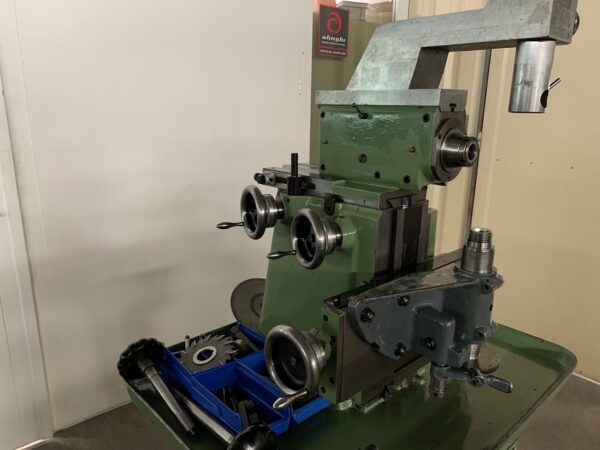 FRAISEUSE UNIVERSELLE "SCHAUBLIN" TYPE 12