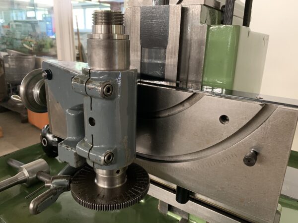 FRAISEUSE UNIVERSELLE "SCHAUBLIN" TYPE 12