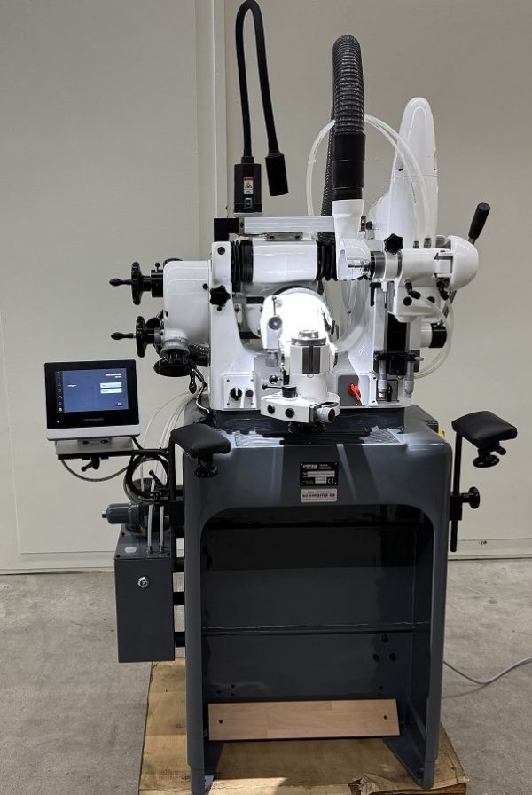 UNIVERSALSCHLEIFMASCHINE EWAG WS-11