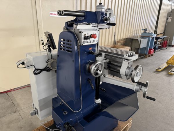 FRAISEUSE UNIVERSELLE "SCHAUBLIN" TYPE 13