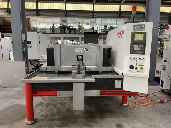 RECTIFIEUSE CENTERLESS "TSCHUDIN" ECOLINE 400 CNC
contrôle Fanuc 21i-MB unité de dressage Dr. Kaiser, 
Révision par Tschudin Suisse en 2017
Year 2006