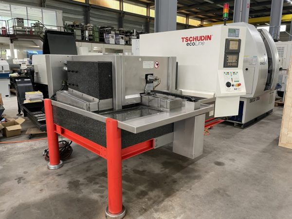 RECTIFIEUSE CENTERLESS "TSCHUDIN" ECOLINE 400 CNC
contrôle Fanuc 21i-MB unité de dressage Dr. Kaiser, 
Révision par Tschudin Suisse en 2017
Year 2006