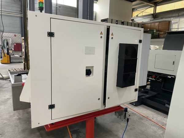 RECTIFIEUSE CENTERLESS "TSCHUDIN" ECOLINE 400 CNC
contrôle Fanuc 21i-MB unité de dressage Dr. Kaiser, 
Révision par Tschudin Suisse en 2017
Year 2006