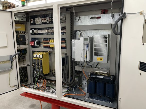 RECTIFIEUSE CENTERLESS "TSCHUDIN" ECOLINE 400 CNC
contrôle Fanuc 21i-MB unité de dressage Dr. Kaiser, 
Révision par Tschudin Suisse en 2017
Year 2006
