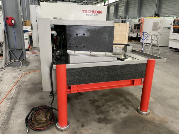 RECTIFIEUSE CENTERLESS "TSCHUDIN" ECOLINE 400 CNC
contrôle Fanuc 21i-MB unité de dressage Dr. Kaiser, 
Révision par Tschudin Suisse en 2017
Year 2006