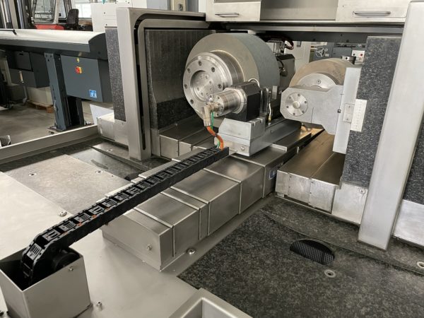 RECTIFIEUSE CENTERLESS "TSCHUDIN" ECOLINE 400 CNC
contrôle Fanuc 21i-MB unité de dressage Dr. Kaiser, 
Révision par Tschudin Suisse en 2017
Year 2006