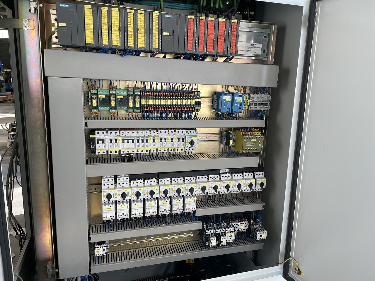 NC TURNING CENTER "SPINNER" TYPE TM