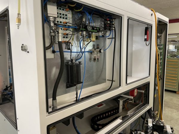 RECTIFIEUSE CYLINDRIQUE "STUDER" S36 CNC