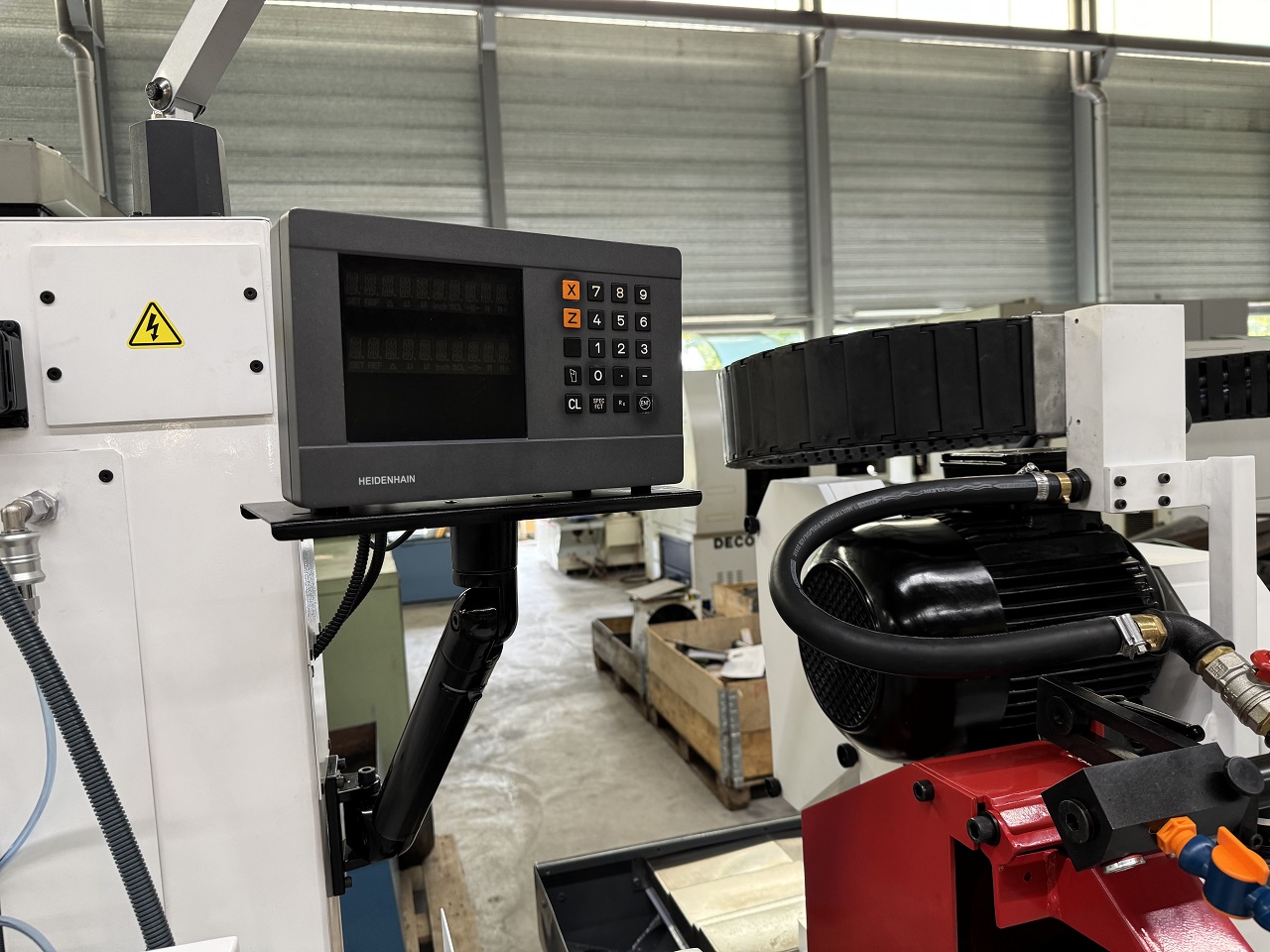 RECTIFIEUSE CYLINDRIQUE STUDER S30-1
hauteur de pointes 125 mm., entre-pointes 650 mm