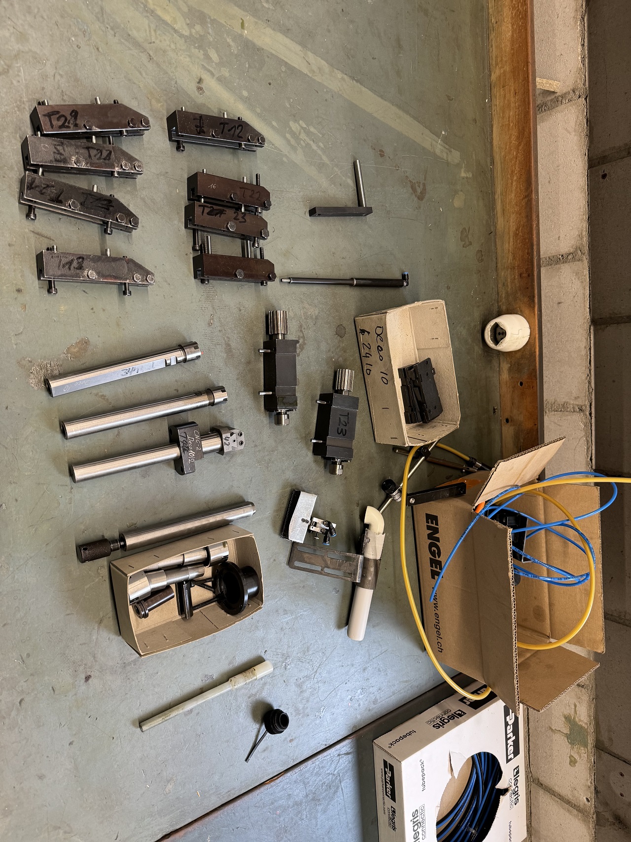 TOUR AUTOMATIQUE CNC TORNOS DECO 10