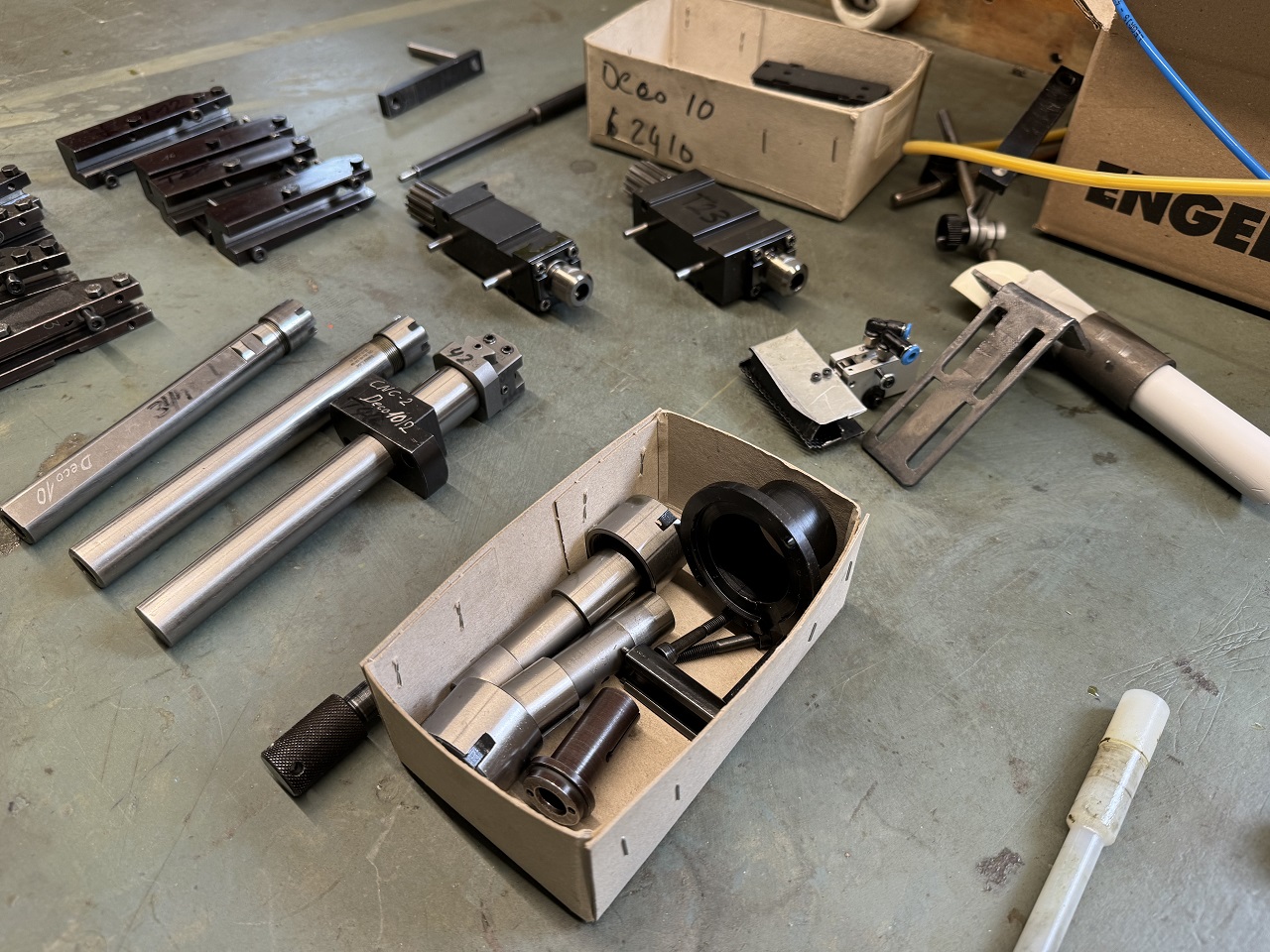 TOUR AUTOMATIQUE CNC TORNOS DECO 10