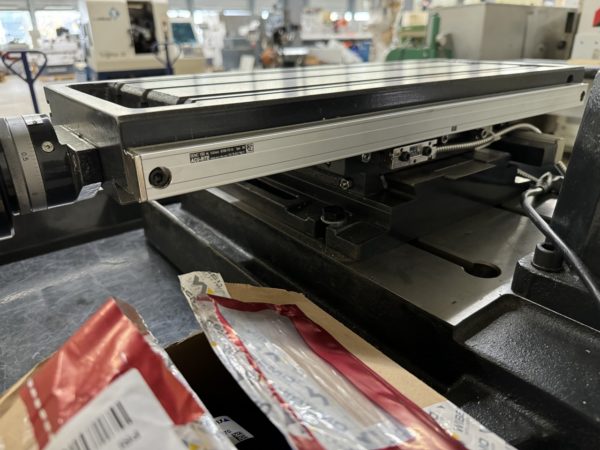 PERCEUSE FRAISEUSE "CINCINNATI" TYPE NFT-320 V