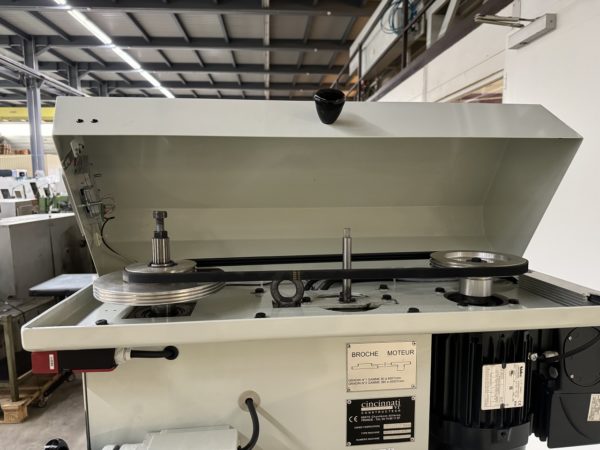 PERCEUSE FRAISEUSE "CINCINNATI" TYPE NFT-320 V