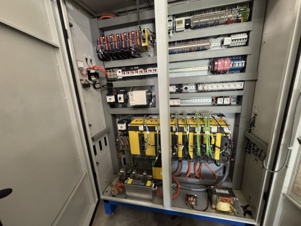 CENTRE D'USINAGE WILLEMIN-MACODEL W-508 MT