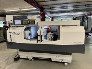 CYLINDRICAL GRINDING MACHINE STUDER S-33 CNC
Year 2003 - Fanuc 21i-TB 
With 1x internal and 1x external grinding
centres height 175 mm / between centres 650 mm